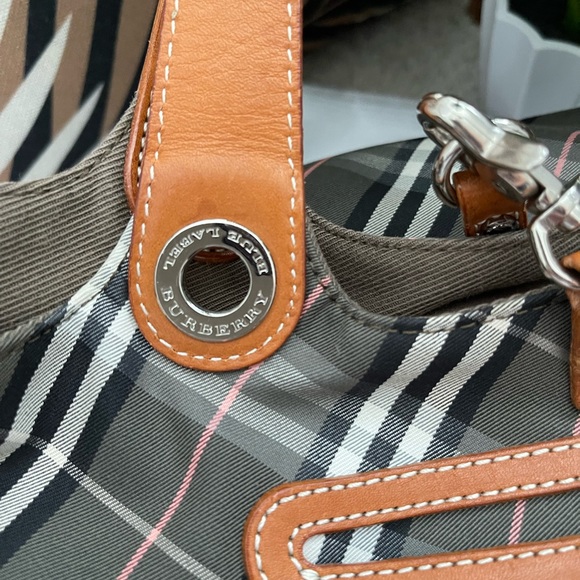 Burberry Blue Label Reversible - Picture 3 of 14